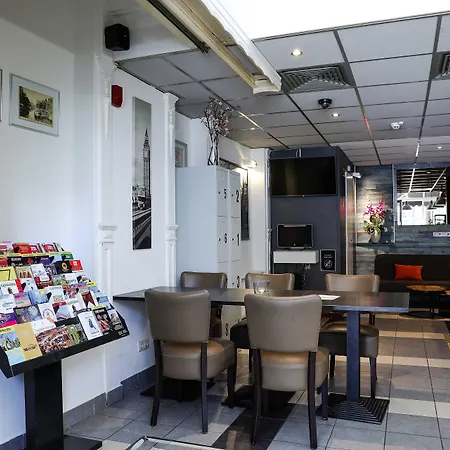 Jesse Hotel *